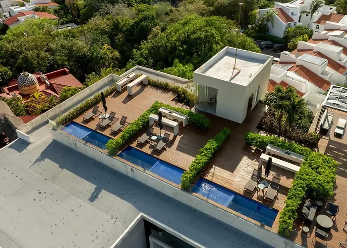 3br Luxury W/ Private Rooftop Pool & Gym