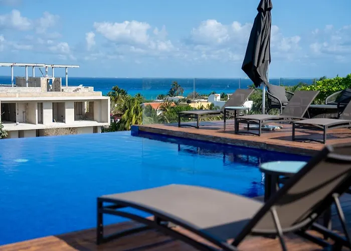 3br Luxury W/ Private Rooftop Pool & Gym