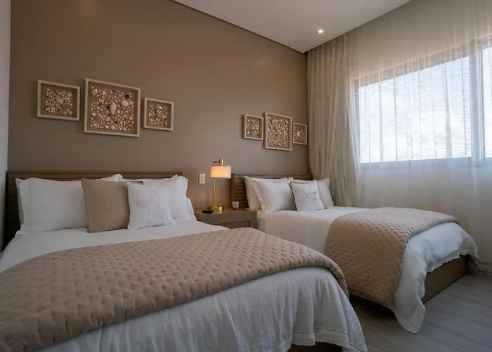 3br Luxury W/ Private Rooftop Pool & Gym