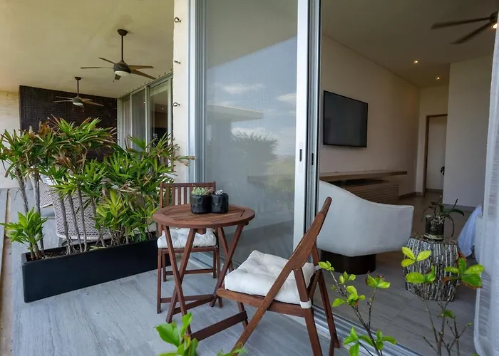 3br Luxury W/ Private Rooftop Pool & Gym
