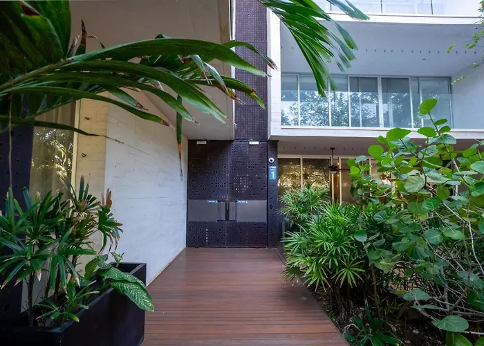 3br Luxury W/ Private Rooftop Pool & Gym