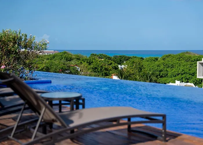 3br Luxury W/ Private Rooftop Pool & Gym *
