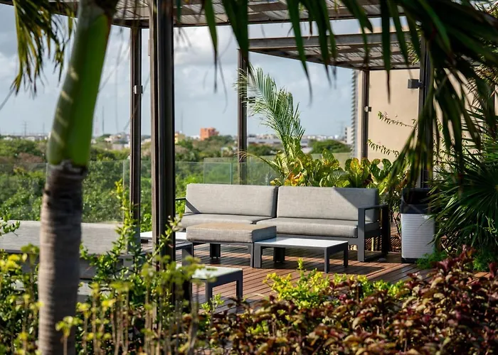 3br Luxury W/ Private Rooftop Pool & Gym
