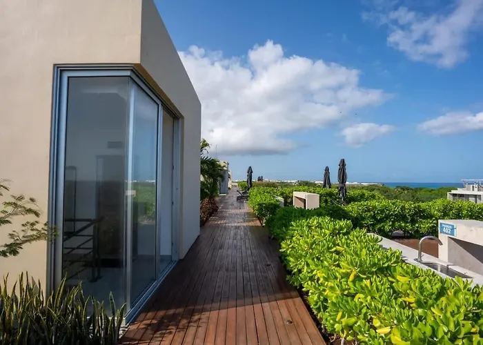 3br Luxury W/ Private Rooftop Pool & Gym *