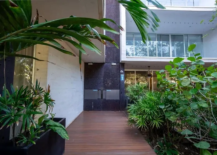 3br Luxury W/ Private Rooftop Pool & Gym